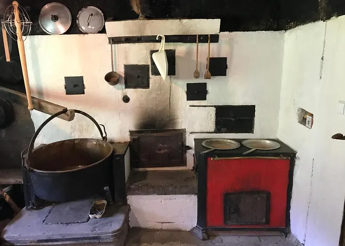 Alphuette Burst Alt St. Johann