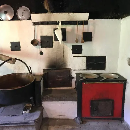 Alphütte Burst Alt St. Johann